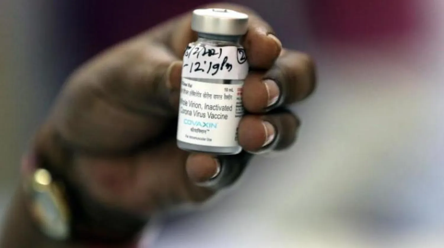لقاح كوفاكسين الهندي المضاد لكورونا (إ.ب.أ)