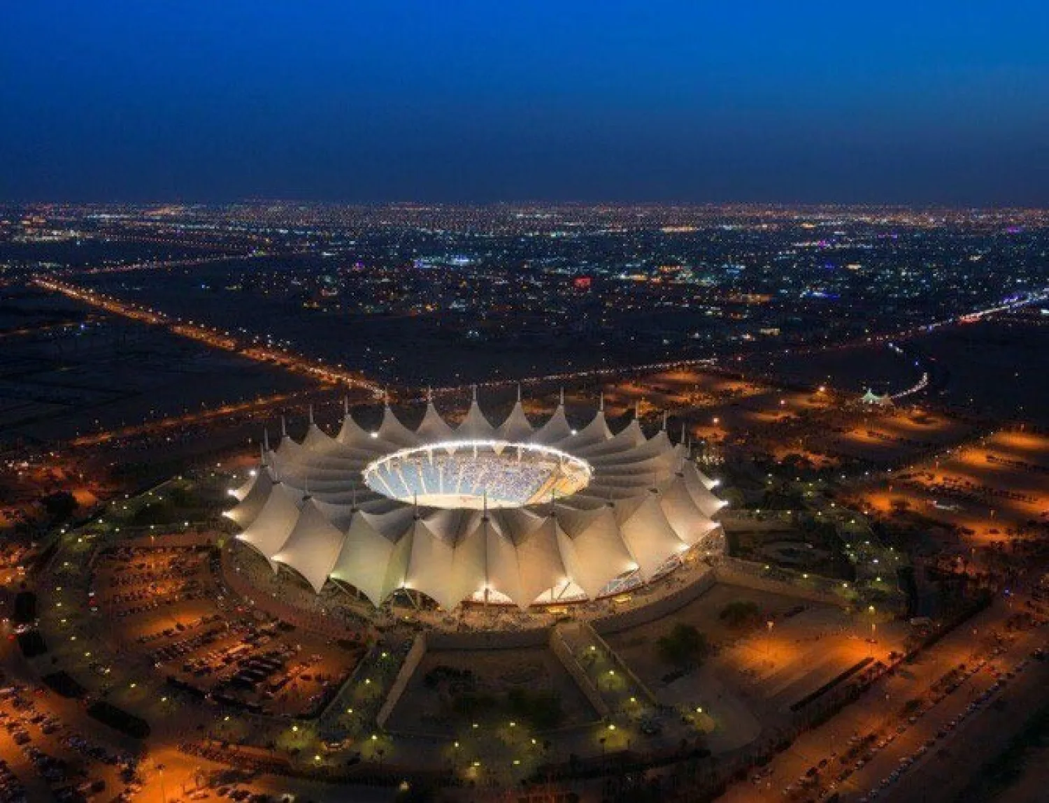 ملعب الملك فهد الدولي أحد المرافق التي سيزورها الوفد الآسيوي (الشرق الأوسط)