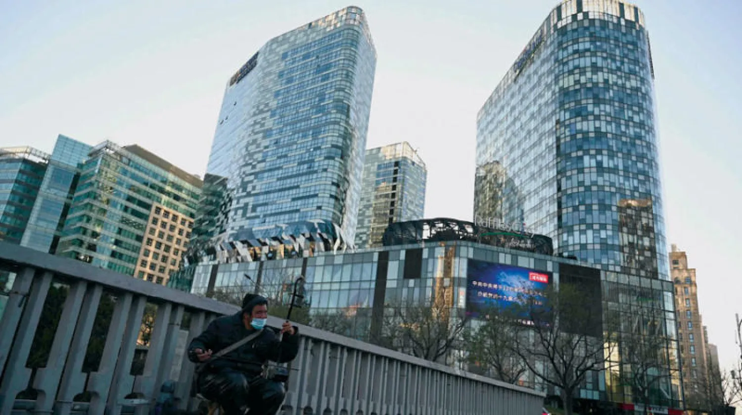 تتوقع «أرسيلور ميتال» تراجع الطلب الصيني على الصلب خلال العام الحالي بسبب الأزمة العقارية (أ.ف.ب)