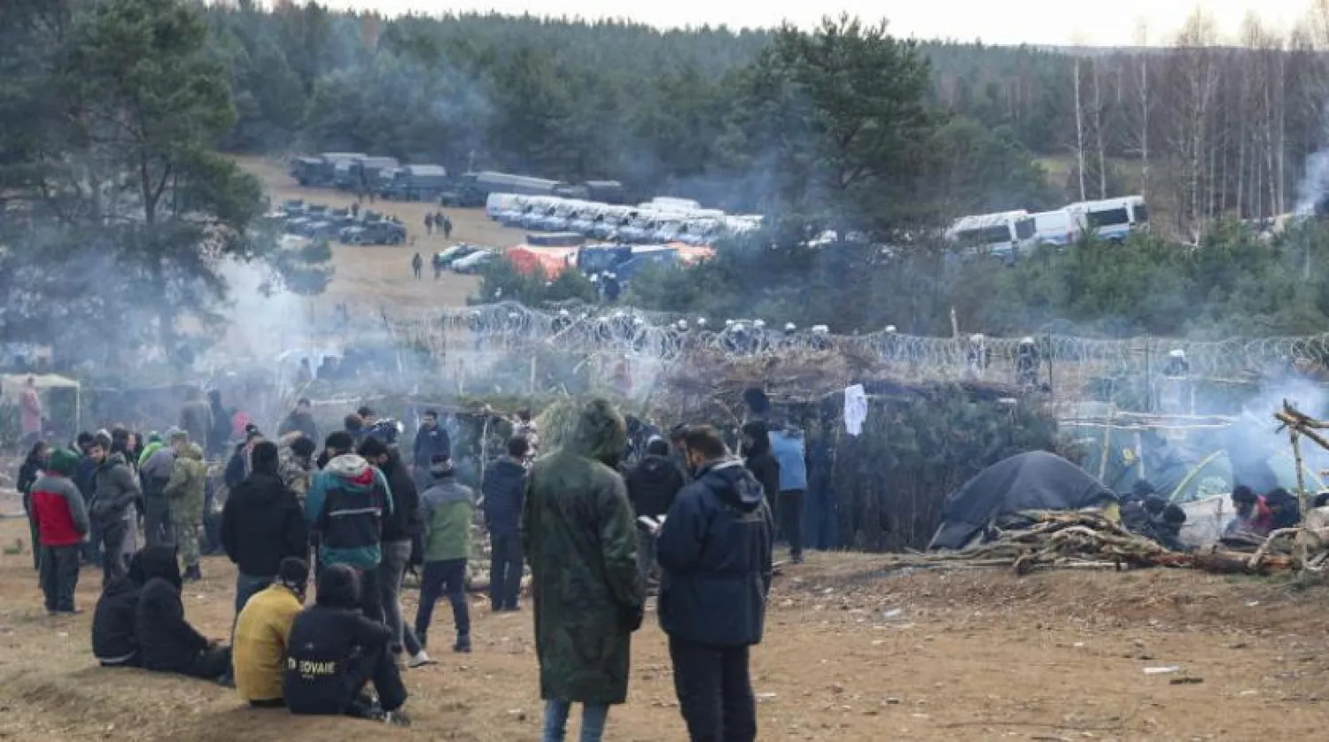 Belarus-Polonya sınırındaki mülteci kampı (EPA)
