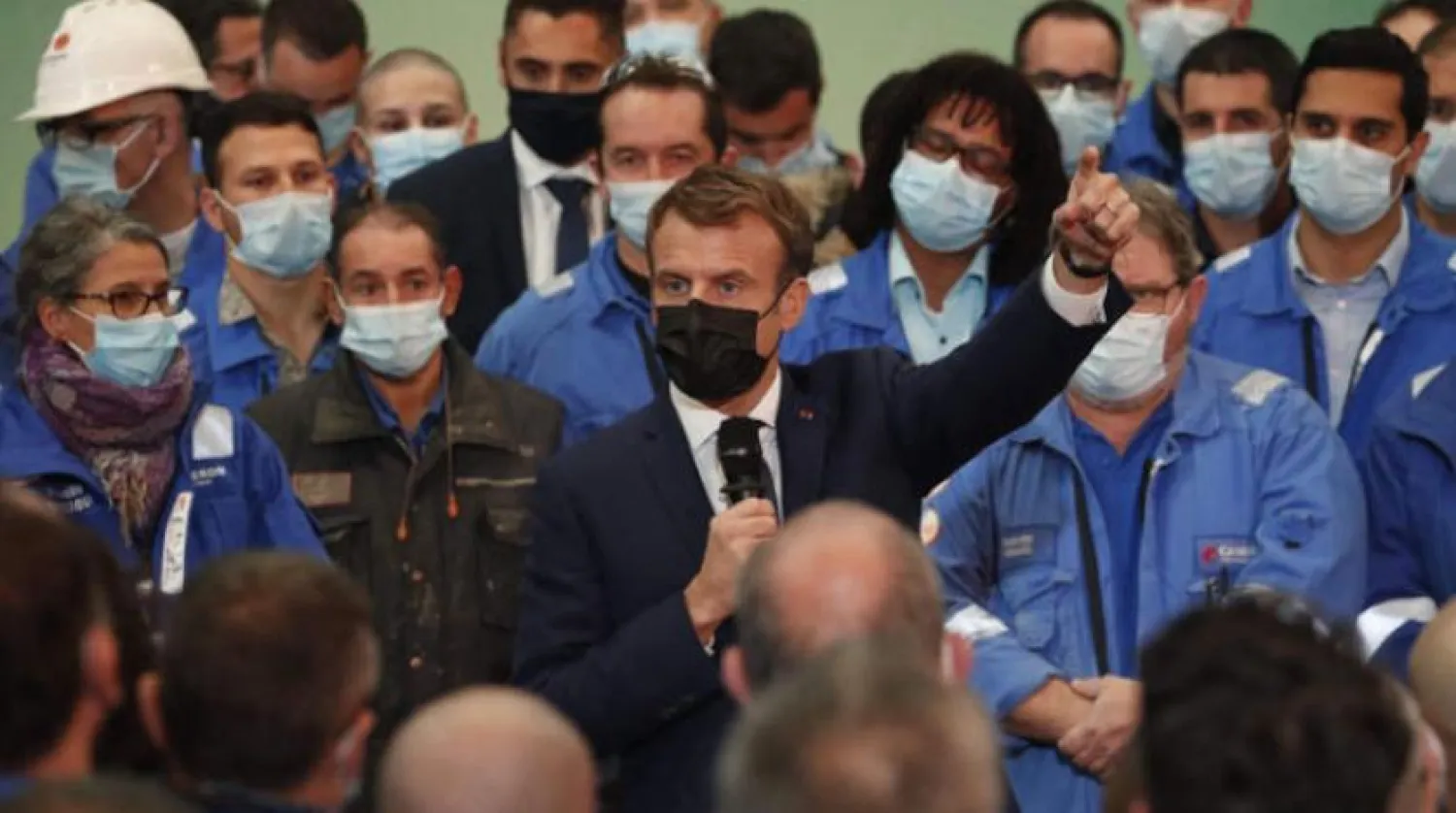 Fransa Cumhurbaşkanı Macron, söz konusu yasa aracılığıyla aktivistlere ve ailelerine olan ‘borcun’ ödenmesini istiyor. (AFP)