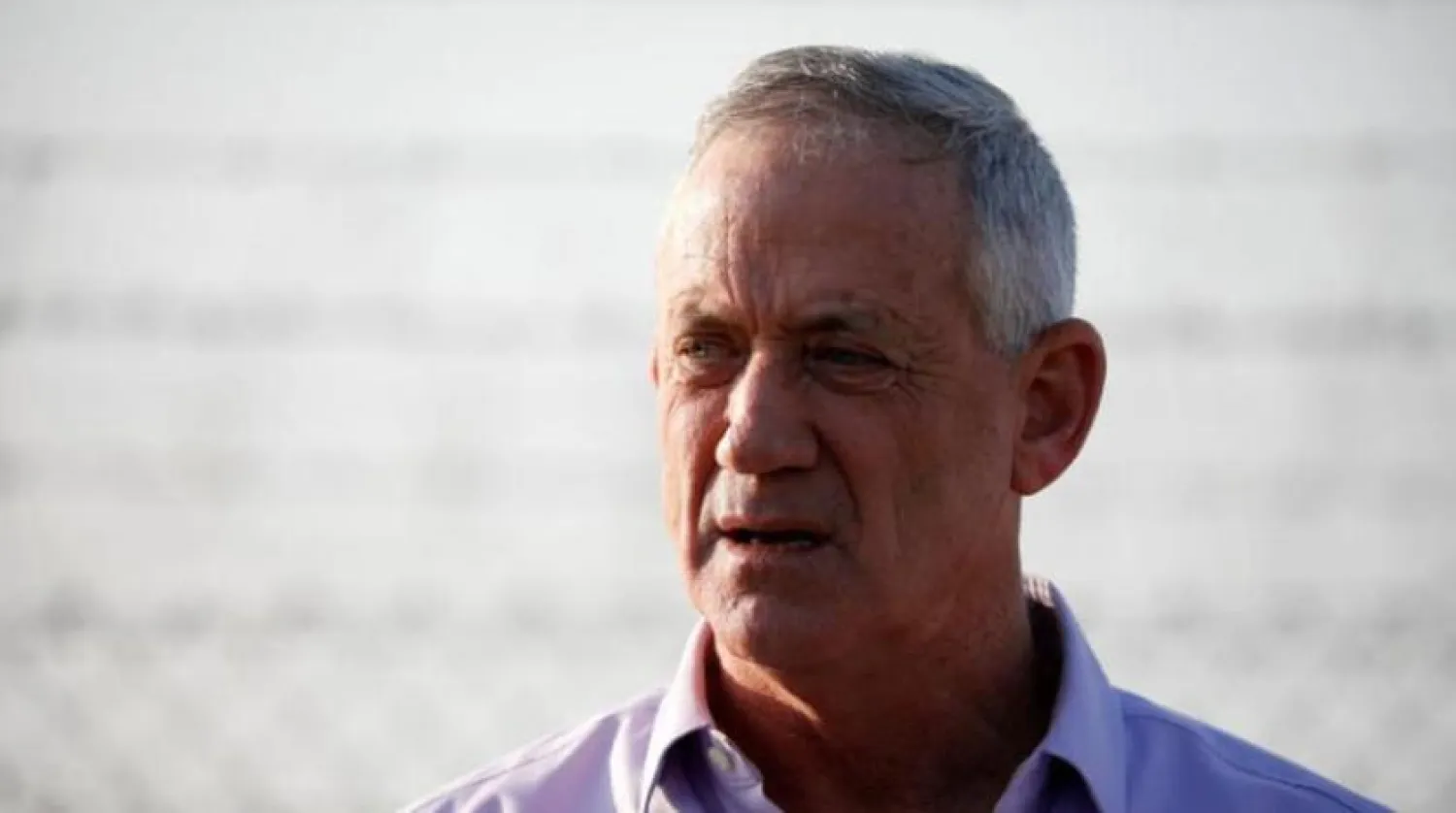 اسرائیلی وزیر دفاع بینی گانٹز کو دیکھا جا سکتا ہے (رائٹرز)