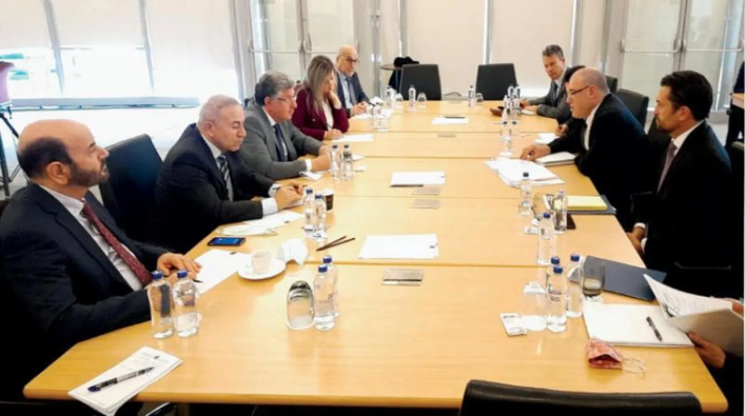 American officials and Syrian opposition figures meet last week. (Asharq Al-Awsat)