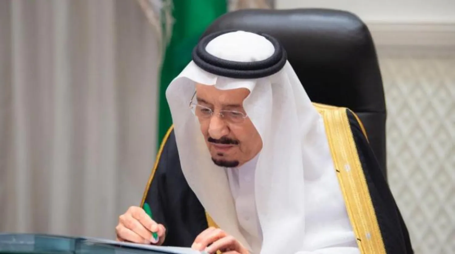 King Salman chairs a cabinet meeting. (SPA)