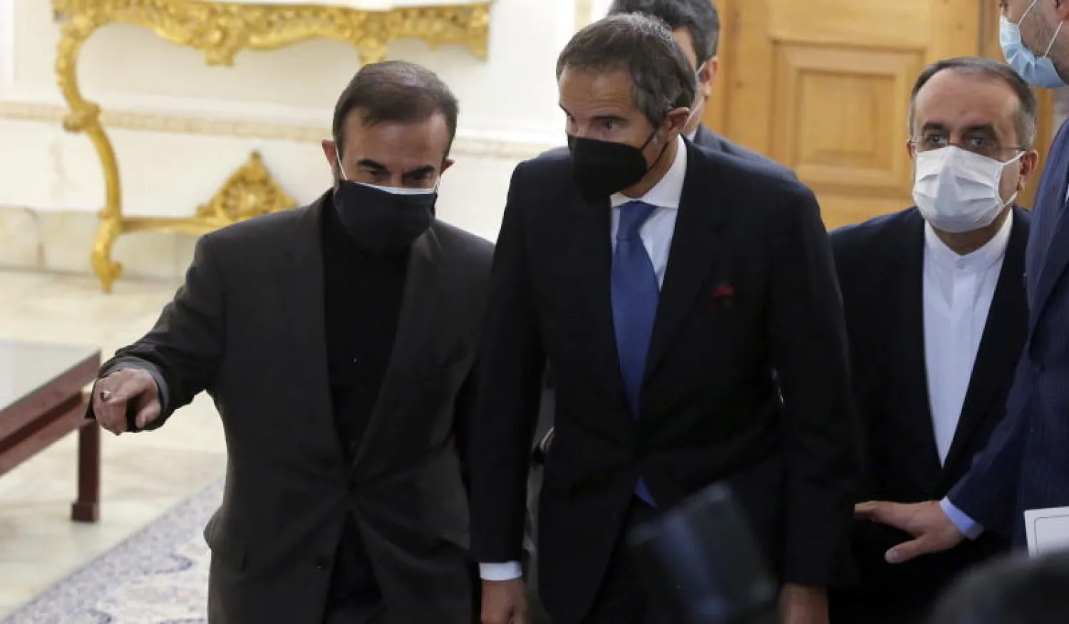 مدير الوكالة الدولية للطاقة الذرية رافاييل غروسي خلال زيارته لطهران (إ.ب.أ)