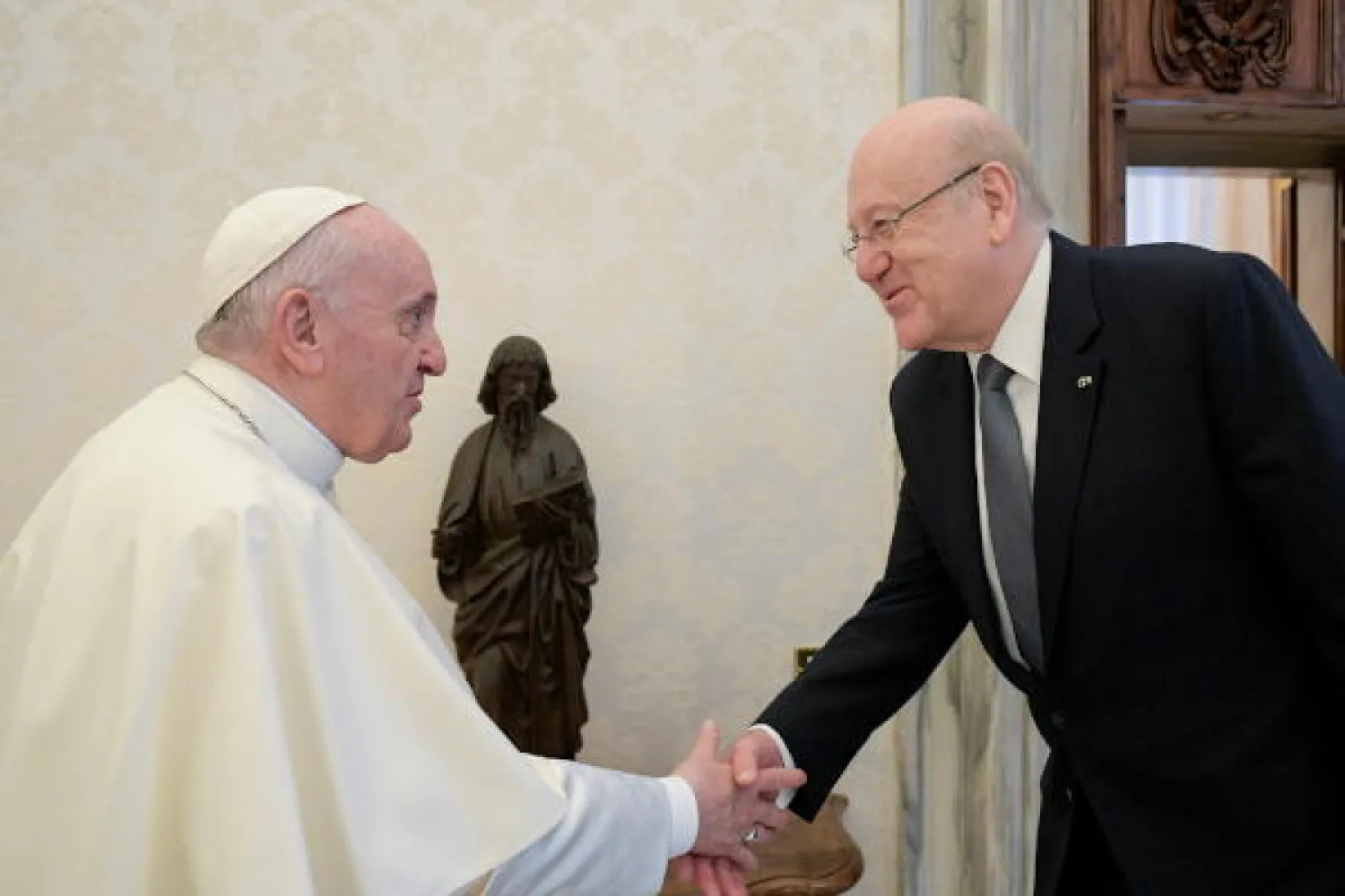 Lebanese Prime Minister Najib Mikati meets Pope Francis at the Vatican, November 25, 2021. Vatican Media/Handout via REUTERS 

