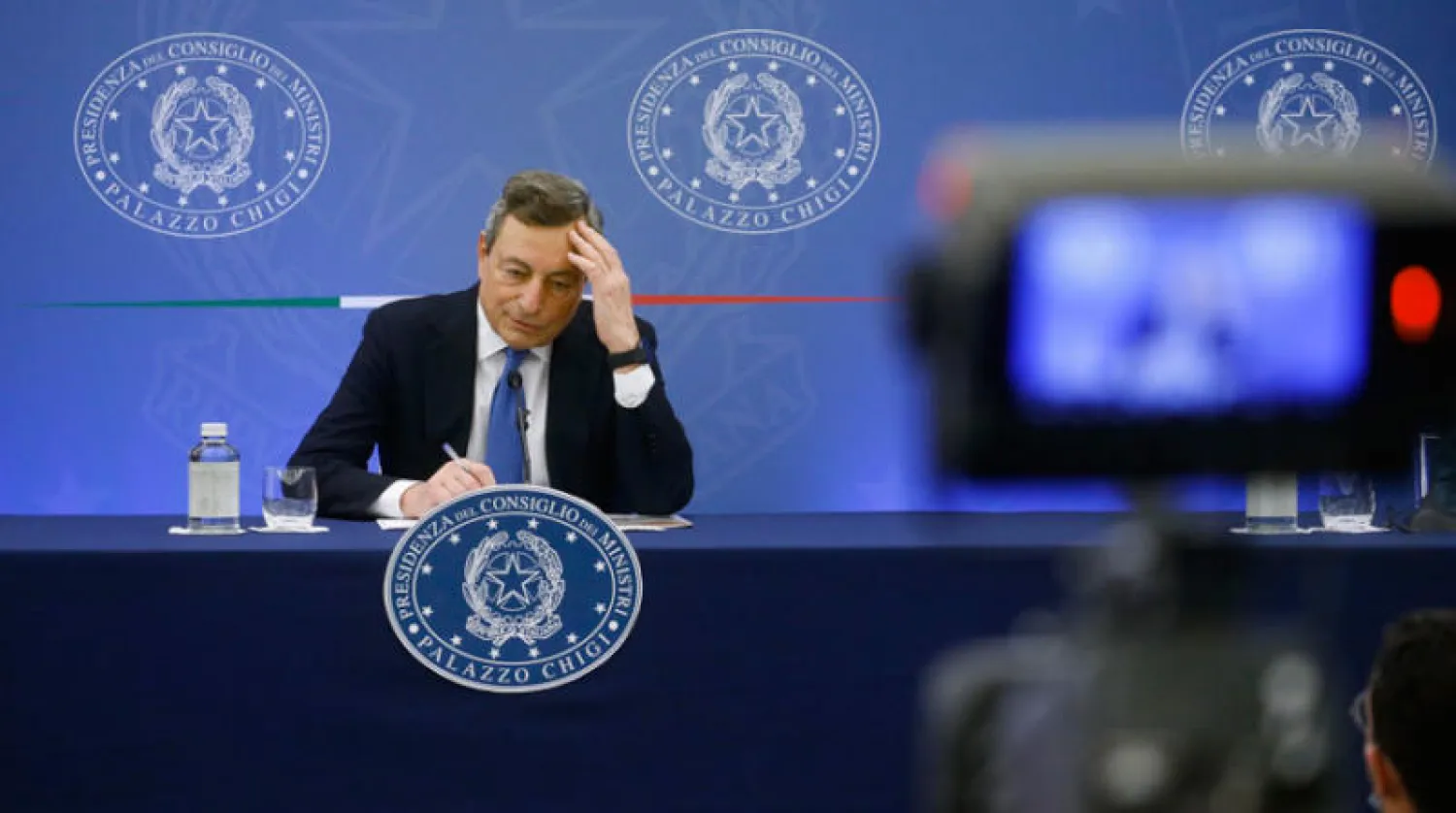 رئيس الوزراء الإيطالي يعقد مؤتمرا صحافيا حول ارتفاع إصابات كورونا في روما الخميس (د.ب.أ)