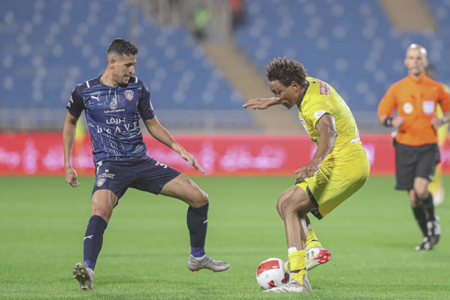 جانب من مواجهة التعاون والفيحاء (تصوير: علي الظاهري)