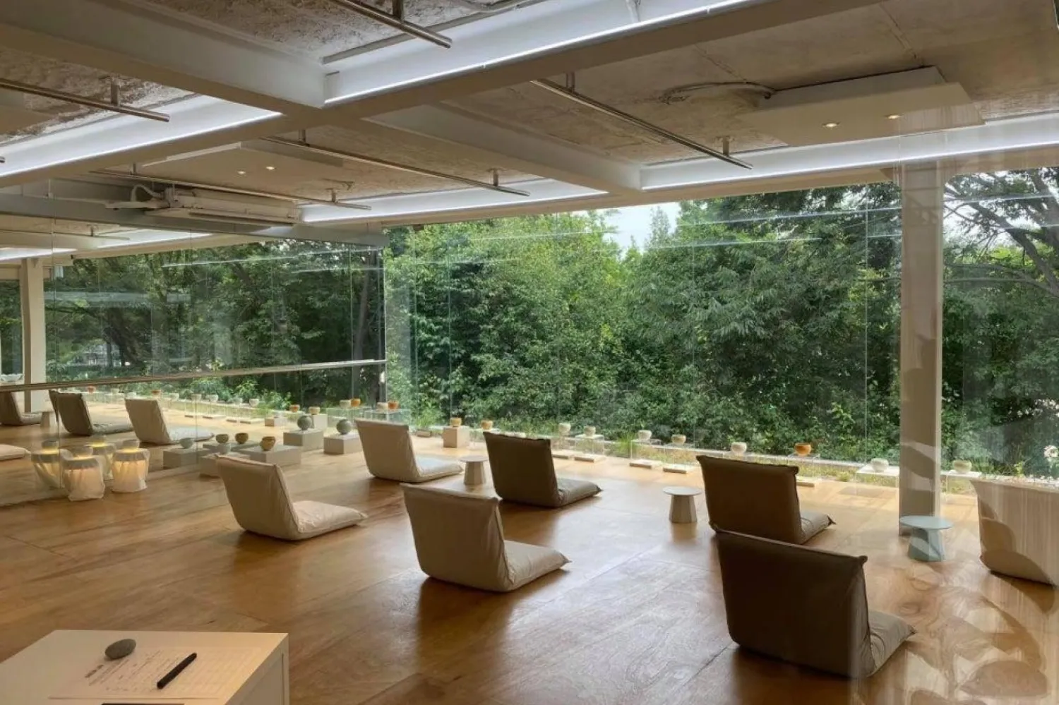 Seul Ormanı yakınındaki The Green Lab kafe, müşterilerin sakin ve huzurluca oturmak için zaman dilimi  rezerve etmesine olanak tanıyor (Green Lab/Facebook)