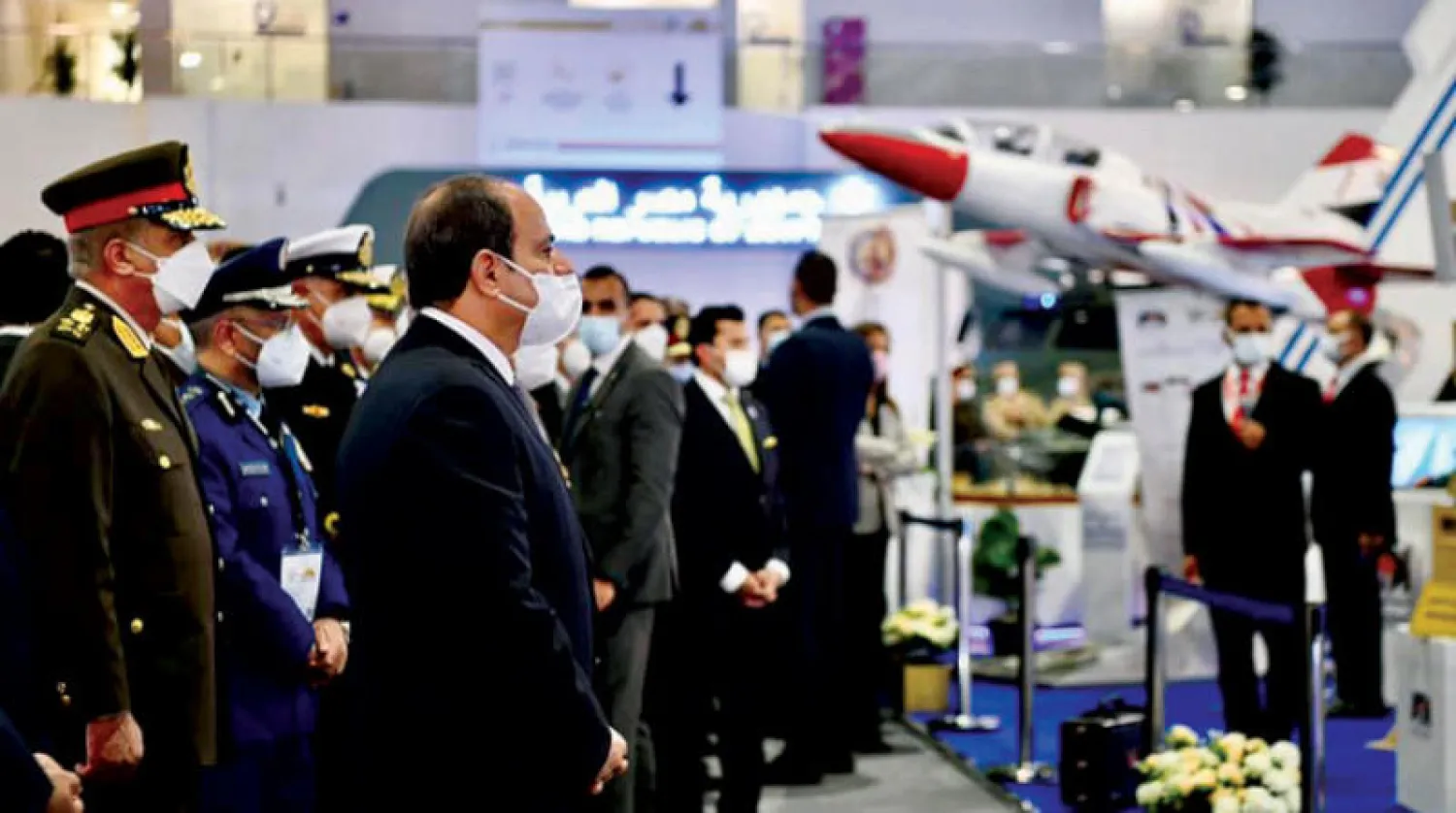 الرئيس المصري لدى افتتاحه النسخة الثانية من المعرض الدولي للصناعات العسكرية والدفاعية (إيديكس 2021) في القاهرة أمس