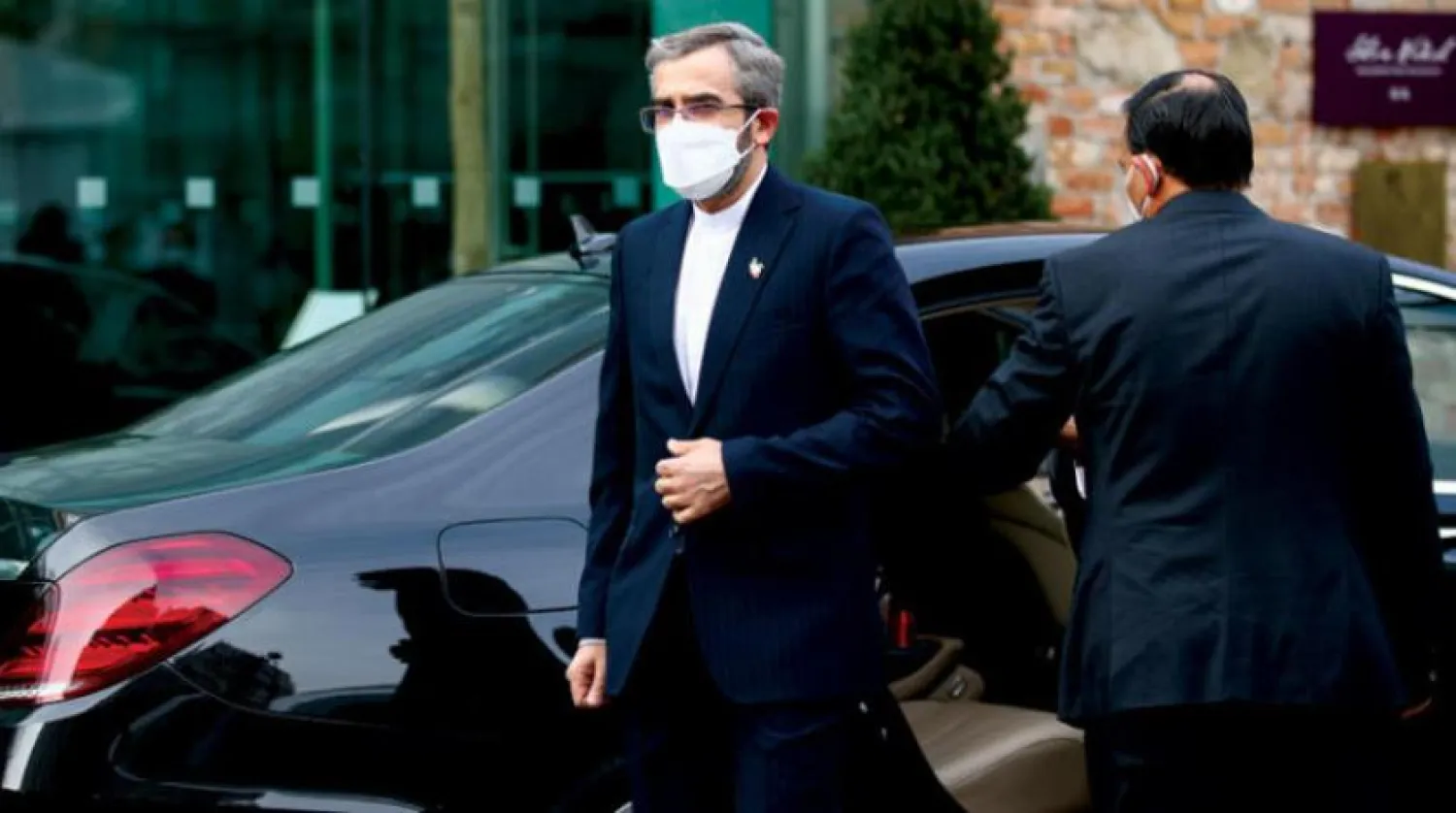 İran'ın nükleer baş müzakerecisi dün Viyana'daki nükleer müzakerelerin merkezi olan Coburg Palace Hotel'e gelirken (Reuters)