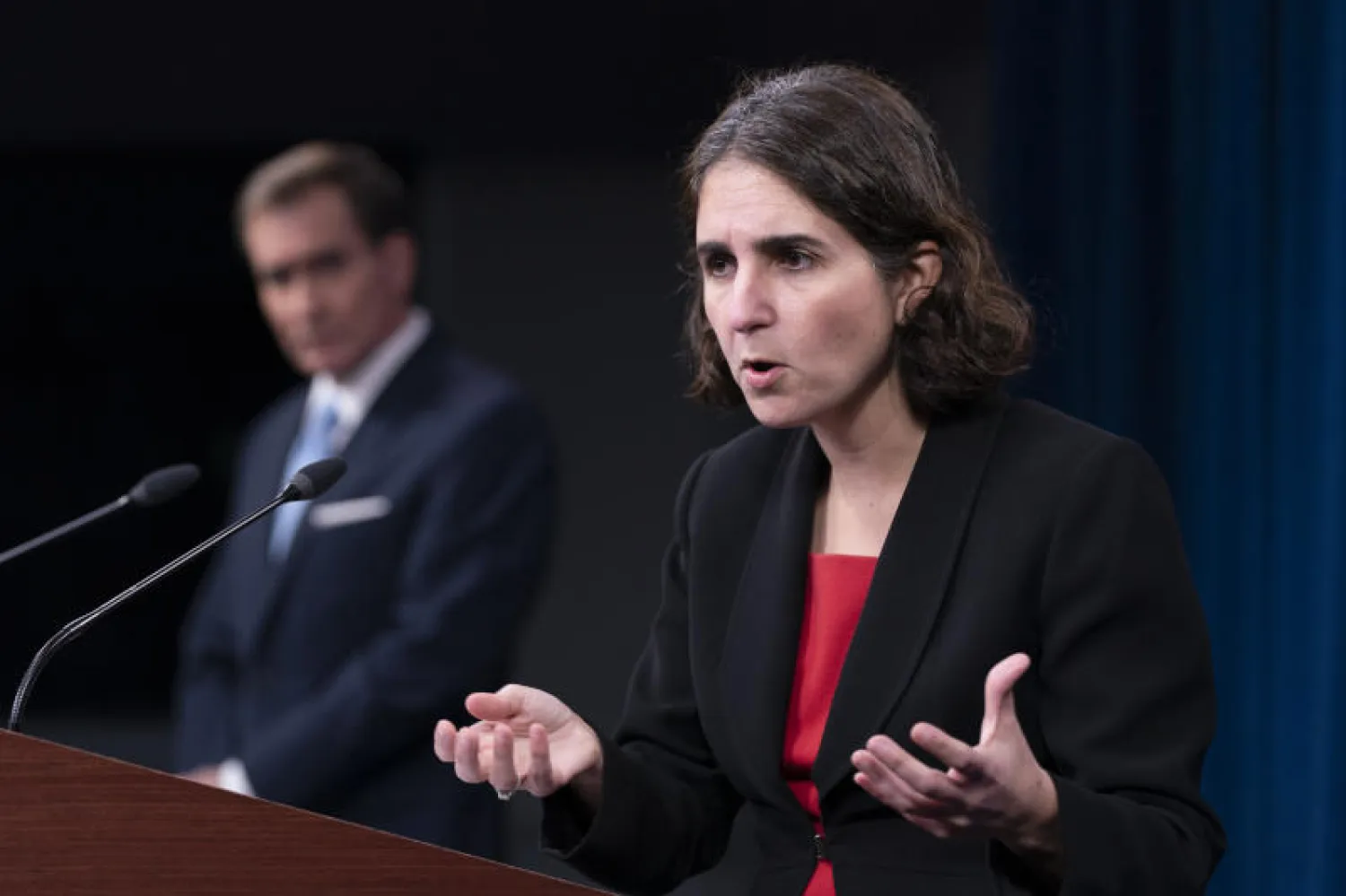 نائبة وكيل وزارة الدفاع الأميركية للشؤون السياسية مارا كارلين (أ.ب)