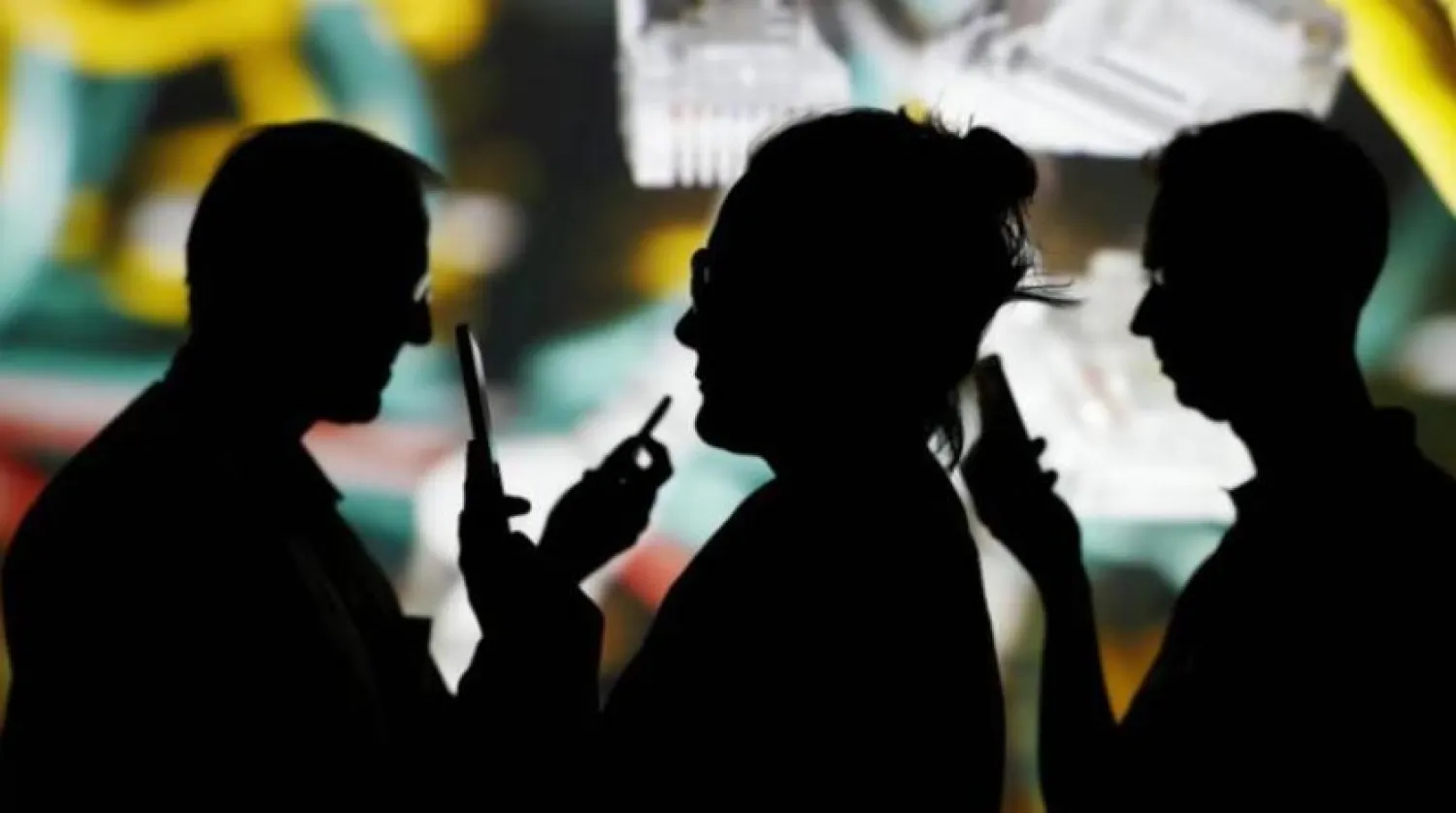 Korona salgını, çalışma ve eğitimin sürekliliğini sağlamada internetin önemini gösterdi (Reuters)
