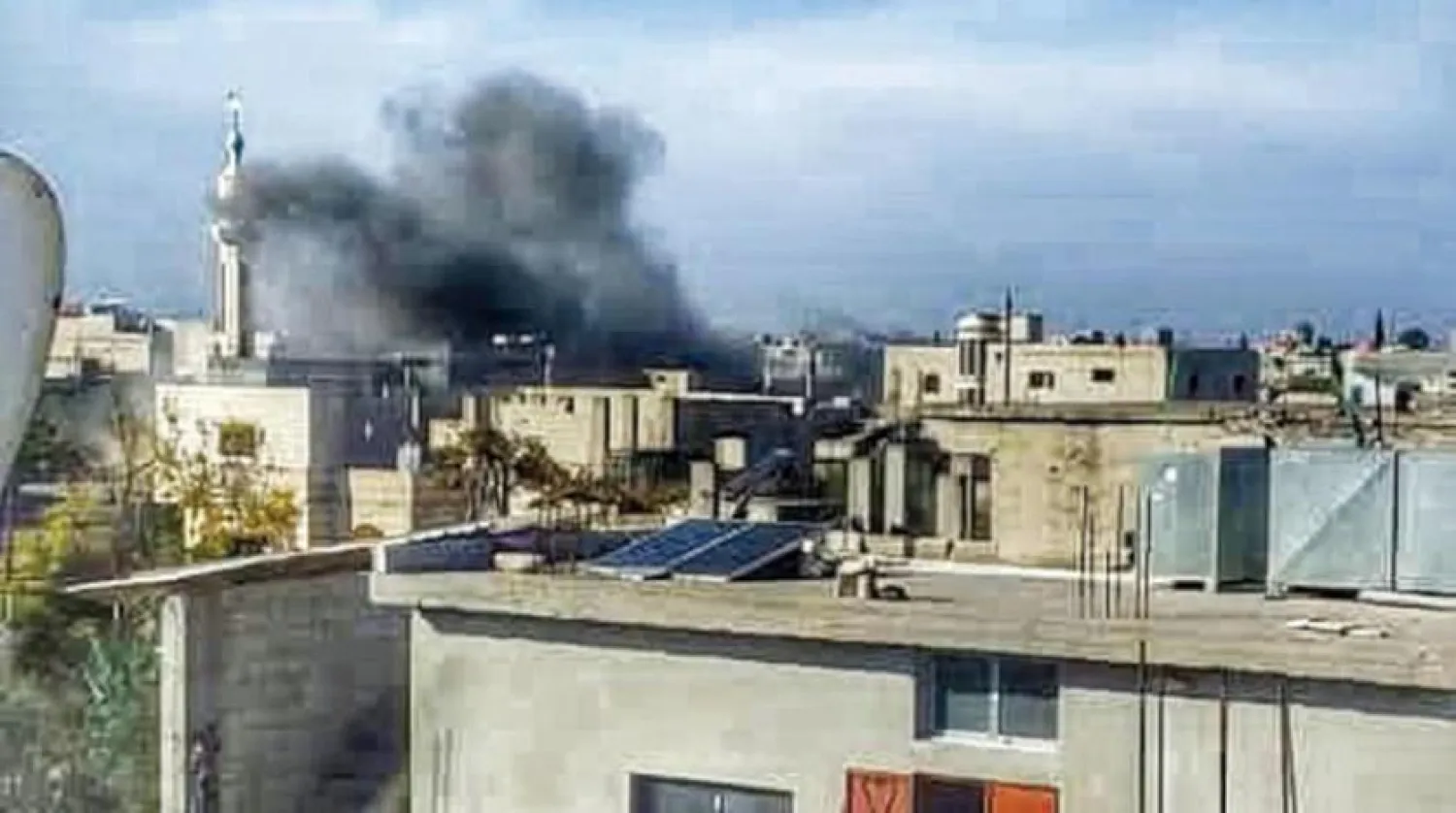 Suriye'nin güneyindeki Dera'daki Neva şehri Pazartesi günü bombalandı (Şarku'l Avsat)