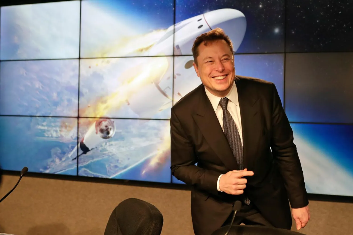 Elon Musk, Forbes'un "Gerçek Zamanlı Milyarderler Listesi"nde 2 Aralık itibarıyla 285,4 milyar dolarla birinci sırada (AP)

