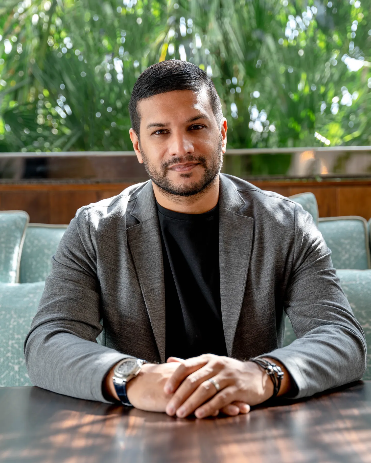 مطعم «نينيف» وجهة مثالية ورفاهية مطلقة في قلب صحراء دبي