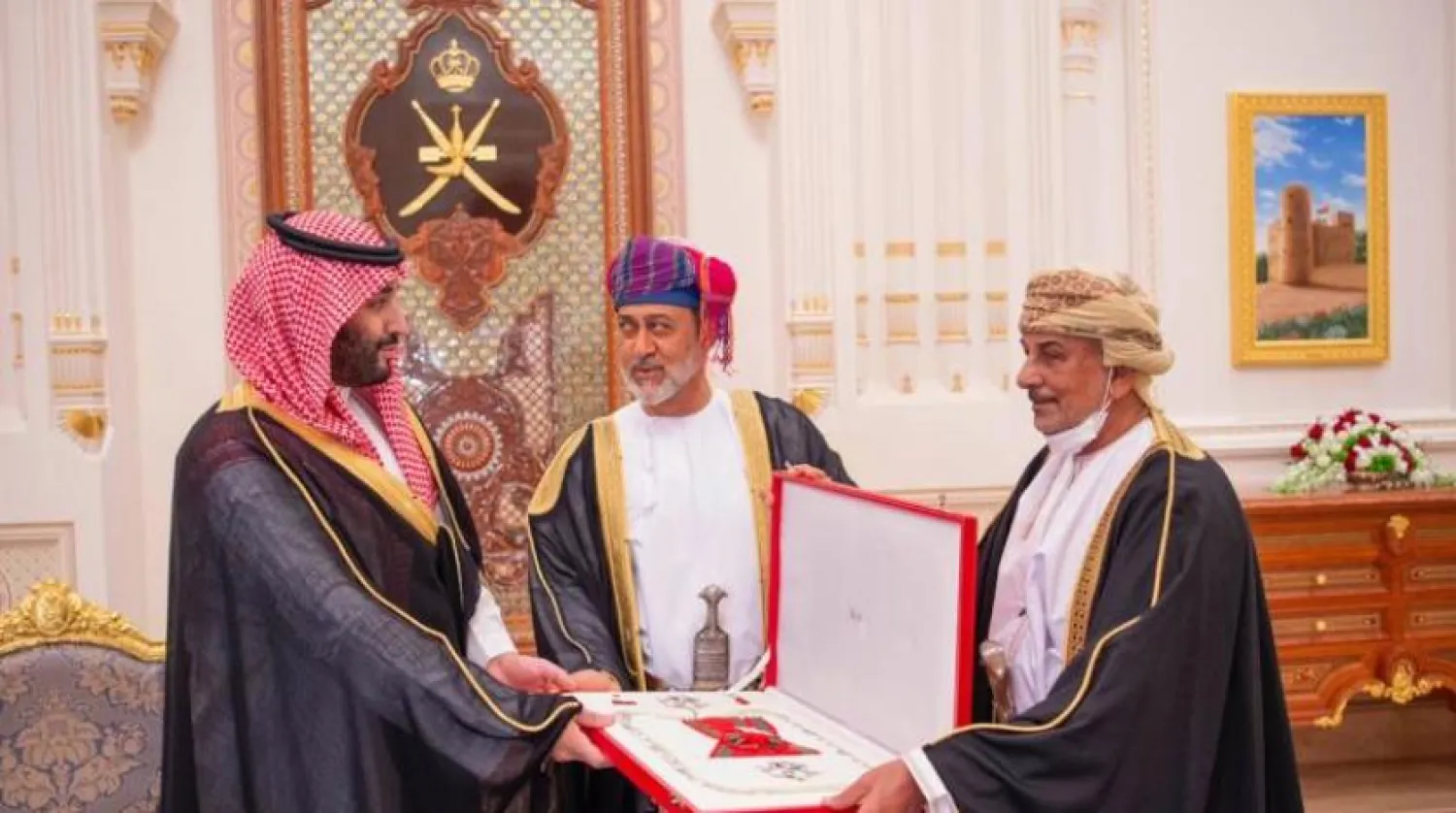 Saudi Crown Prince Mohammed bin Salman receives top medal from Sultan of Oman - SPA