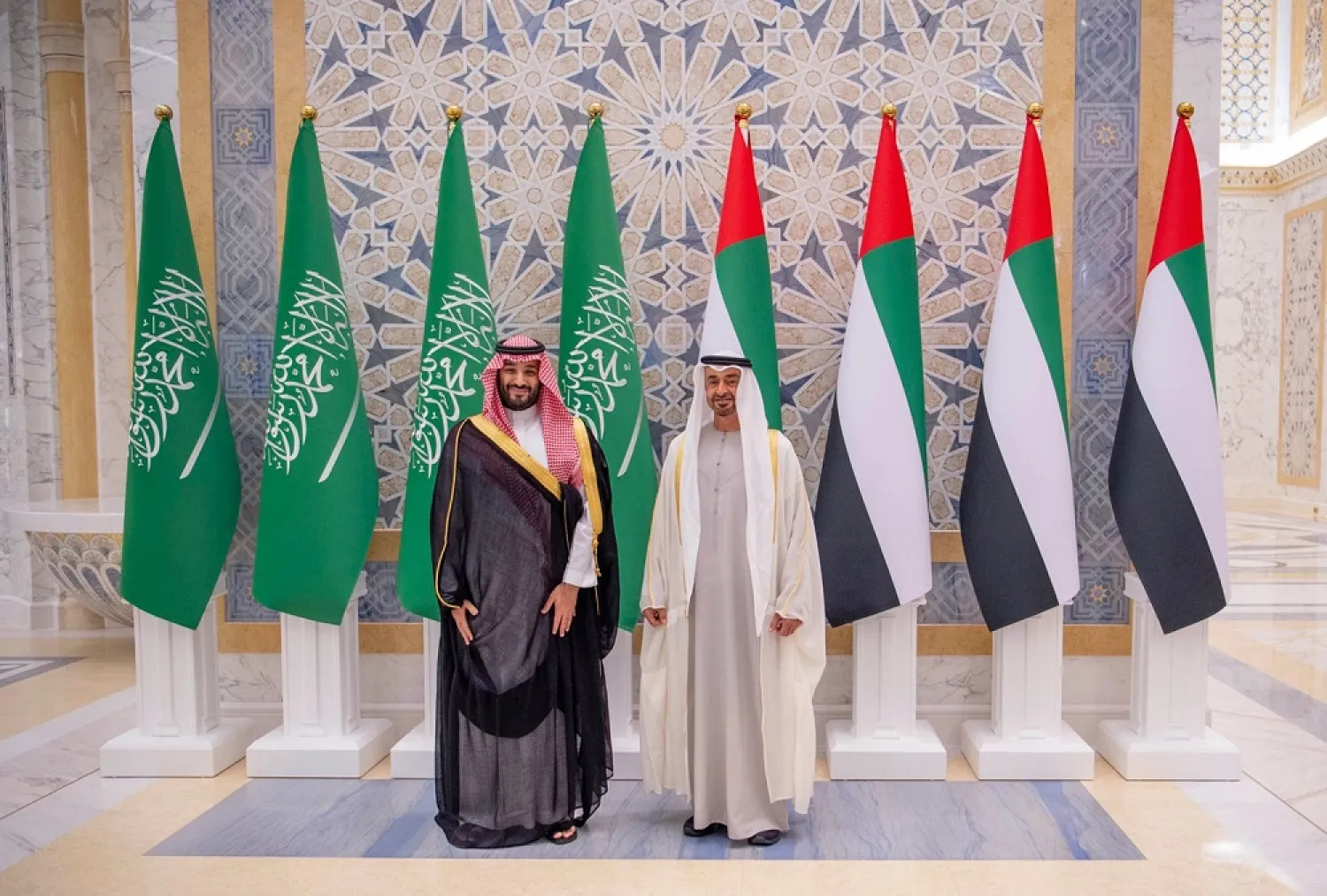 Abu Dhabi Crown Prince Sheikh Mohammed bin Zayed al-Nahyan welcomes Crown Prince Mohammed bin Salman in the UAE. (SPA)