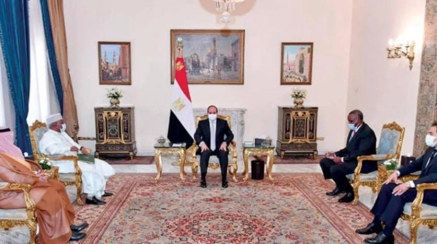 Mısır Cumhurbaşkanı Abdulfettah es-Sisi’nin dün Kahire’de İİT Genel Sekreteri Hüseyin İbrahim Taha ile yaptığı görüşmeden bir kare (Mısır Cumhurbaşkanlığı)