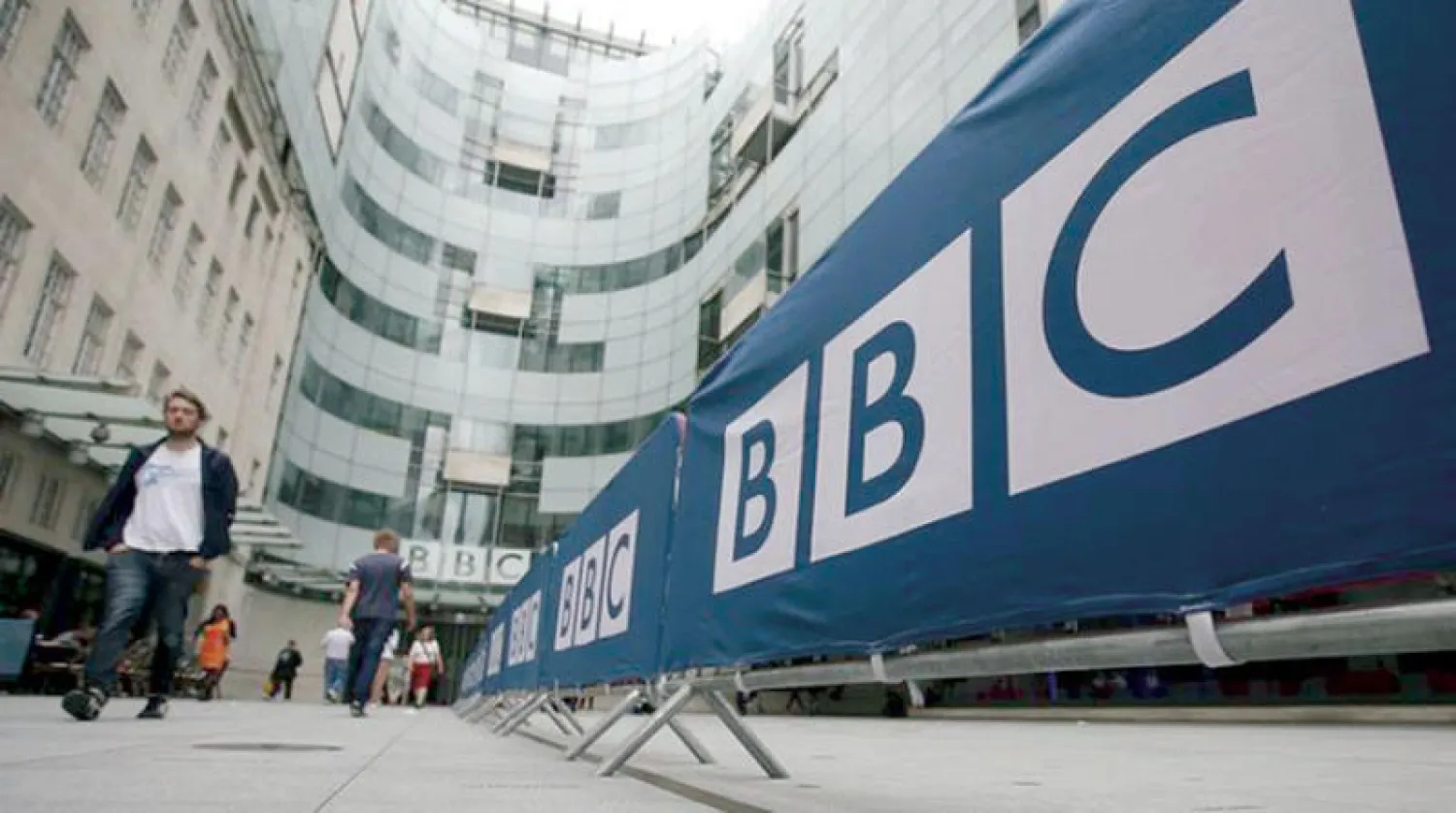 صورة أرشيفية من مقر هيئة الإذاعة البريطانية وسط لندن (رويترز)