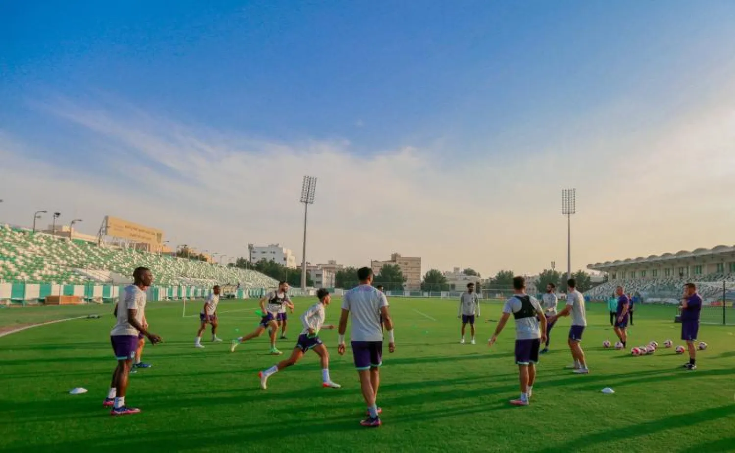 جانب من تدريبات فريق الأهلي مساء الأحد (المركز الإعلامي بالنادي)