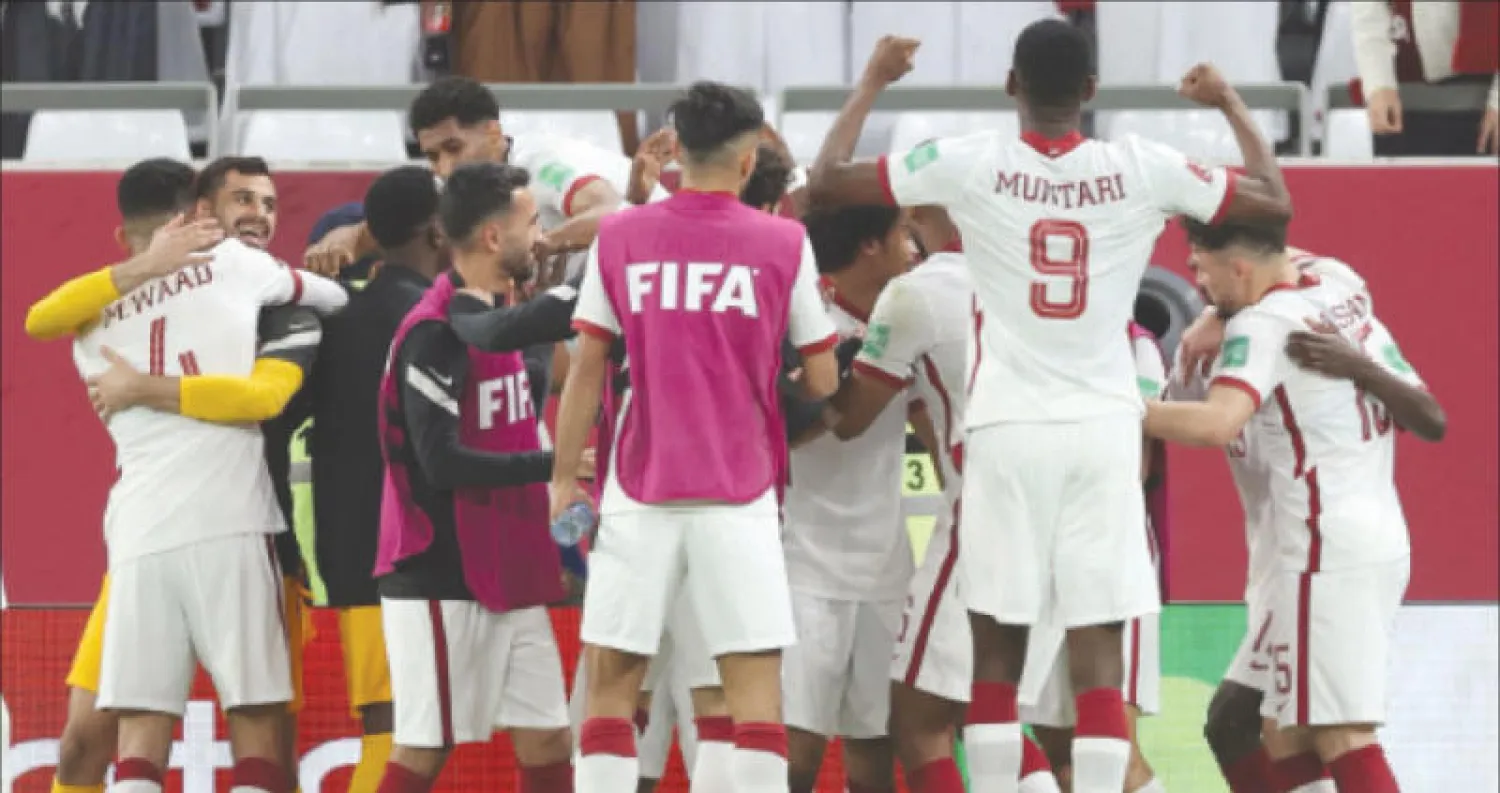 المنتخب القطري يطمح إلى استثمار عاملي الأرض والجمهور في تجاوز موقعة الجزائر (الشرق الأوسط)