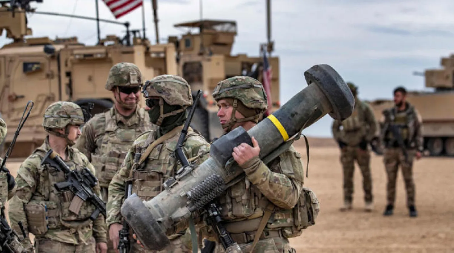 جنود أميركيون خلال تدريبات مع «قوات سوريا الديمقراطية» في دير الزور في 7 الشهر الجاري (أ.ف.ب)