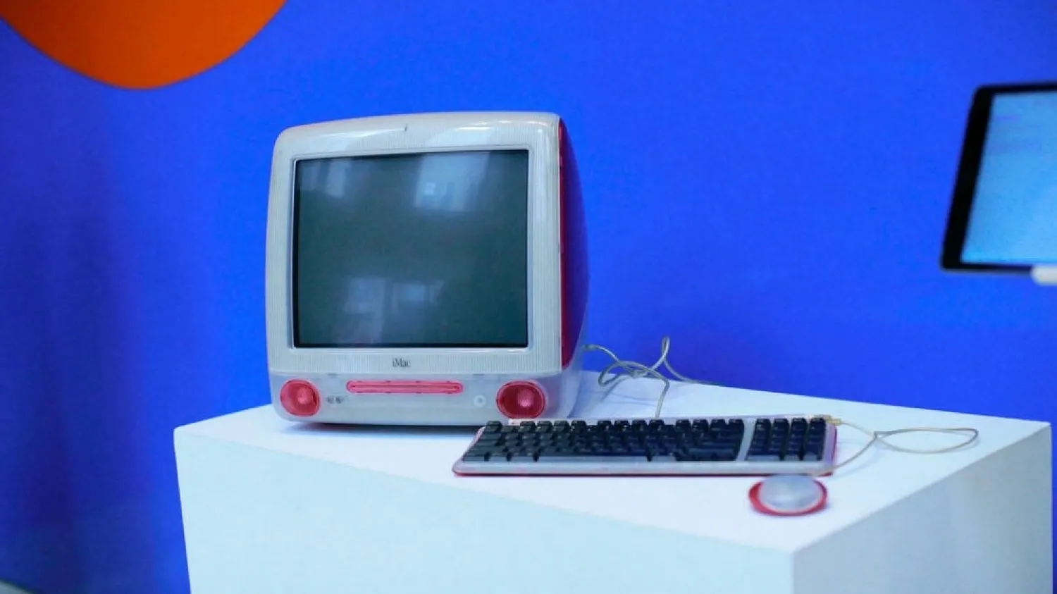 The personal computer used by Wikipedia co-founder Jimmy Wales has been auctioned. KENA BETANCUR AFP
