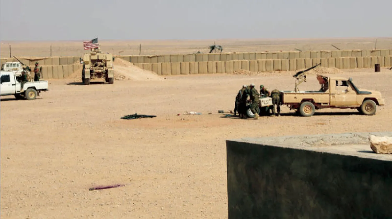 مقاتلون سوريون معارضون يتدربون مع أميركيين في قاعدة التنف منتصف أكتوبر الماضي (لواء مغاوير الثورة)