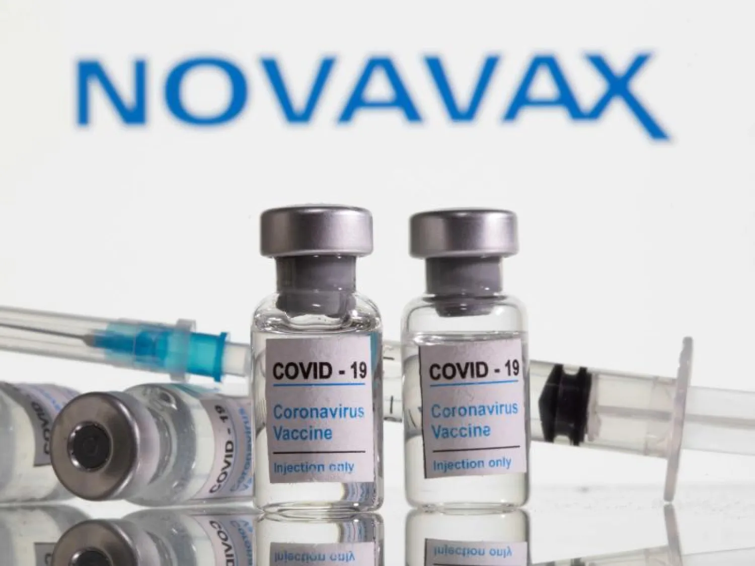 جرعات لقاح من إنتاج شركة «نوفافاكس» (رويترز)