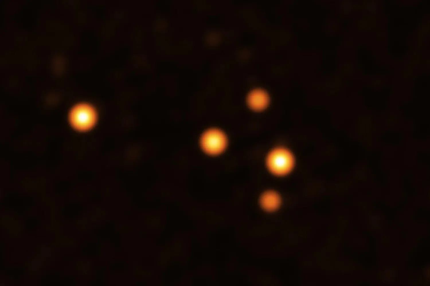  Galaksi merkezindeki Sagittarius A* 13 Şubat 1974'te keşfedilmişti (Avrupa Güney Gözlemevi)