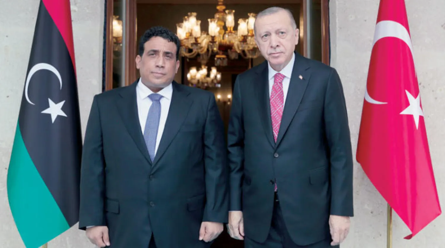 جانب من لقاء المنفي والرئيس التركي في إسطنبول أول من أمس (إ.ب.أ)