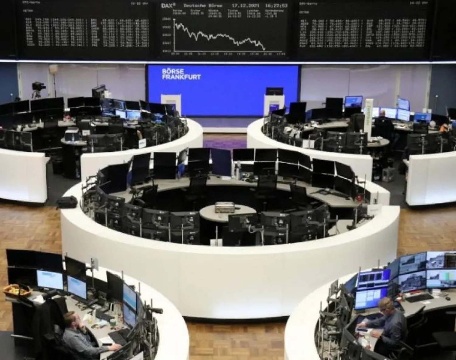 بفعل مخاوف «أوميكرون»... أسهم أوروبا تنخفض 2 %