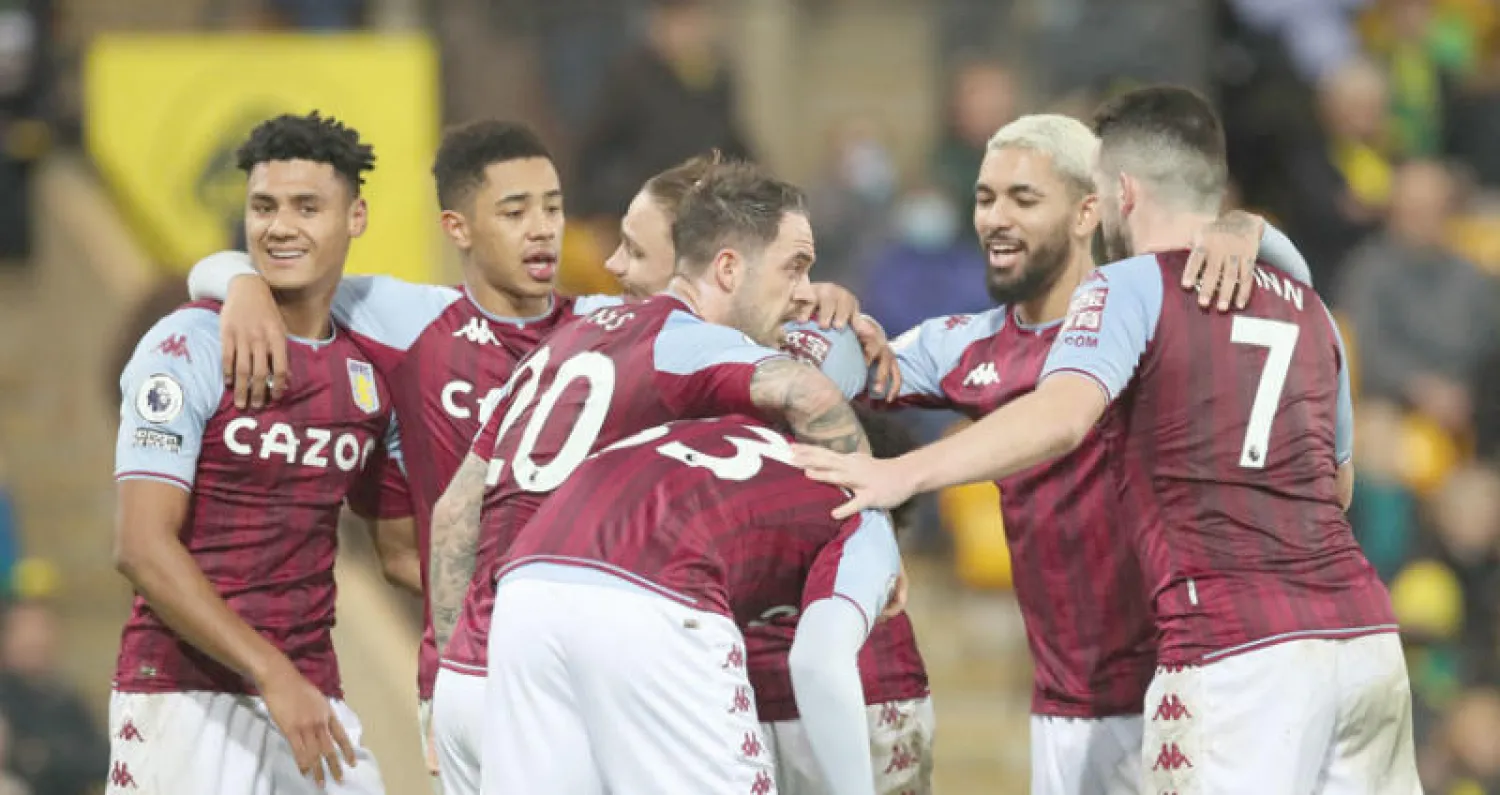 لاعبو أستون فيلا عادوا لتذوق طعم الانتصارات منذ تولي جيرارد المهمة (رويترز)