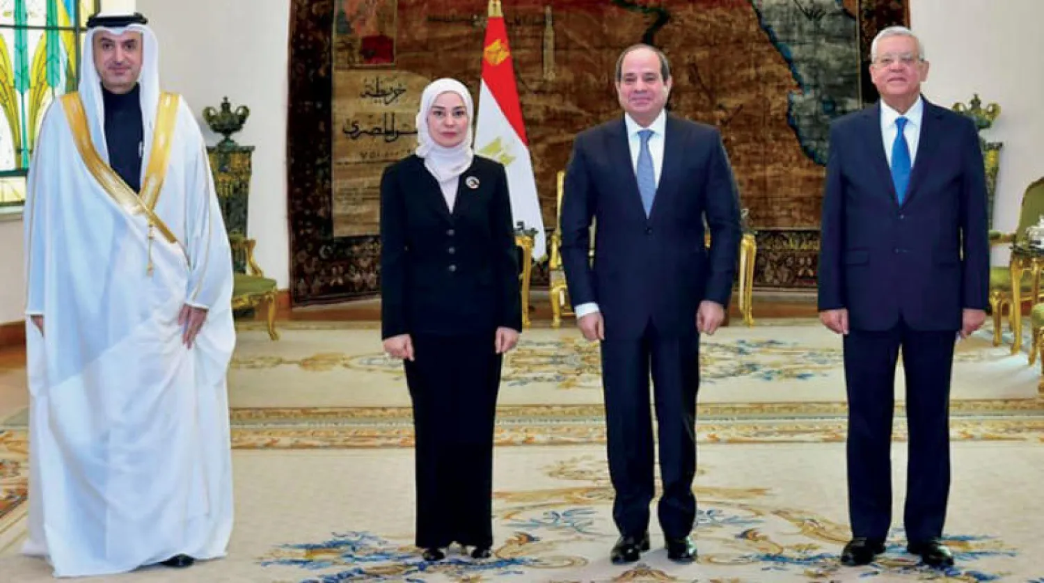 الرئيس المصري لدى استقباله رئيس مجلس النواب البحريني في القاهرة أمس (الرئاسة المصرية)