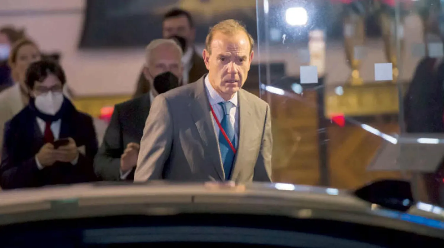 إنريكي مورا خلال مؤتمر صحافي بعد استئناف محادثات فيينا في 29 نوفمبر 2021 (إ.ب.أ)