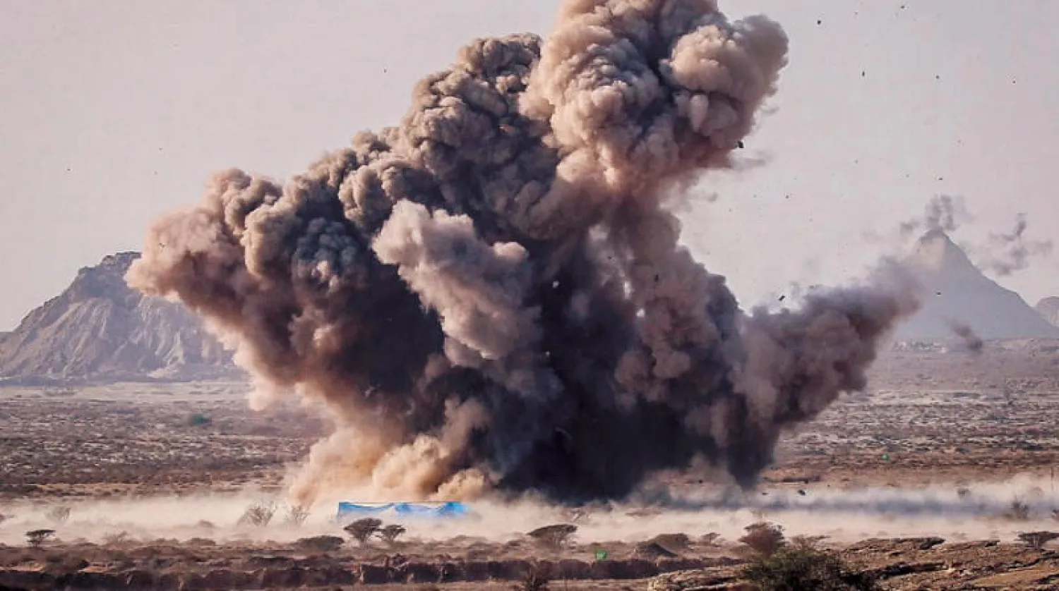 جانب من المناورات العسكرية في جنوب إيران (إ.ب.أ)