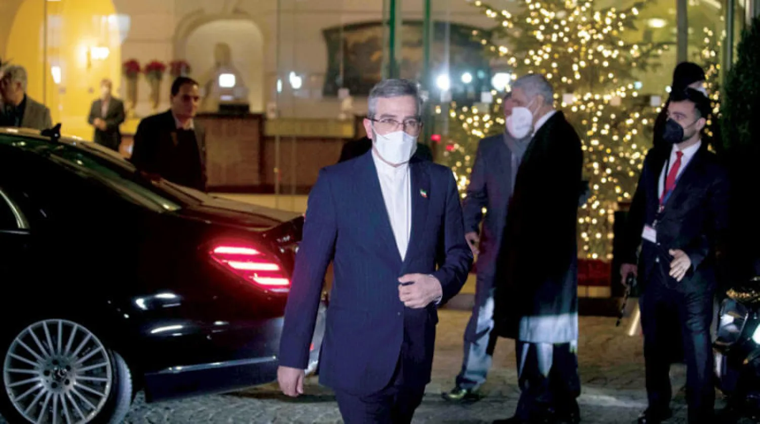 باقري كني بعد انتهاء اجتماع أول أيام الجولة الثامنة في محادثات فيينا أول من أمس (أ.ف.ب)