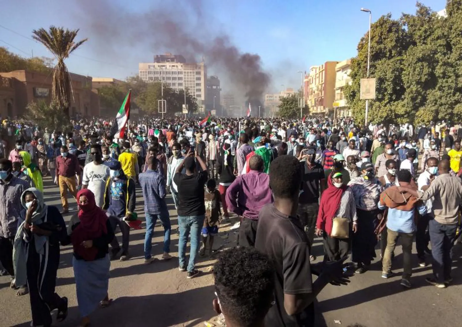 من احتجاجات السودانيين (الخميس) في الخرطوم (أ.ف.ب)