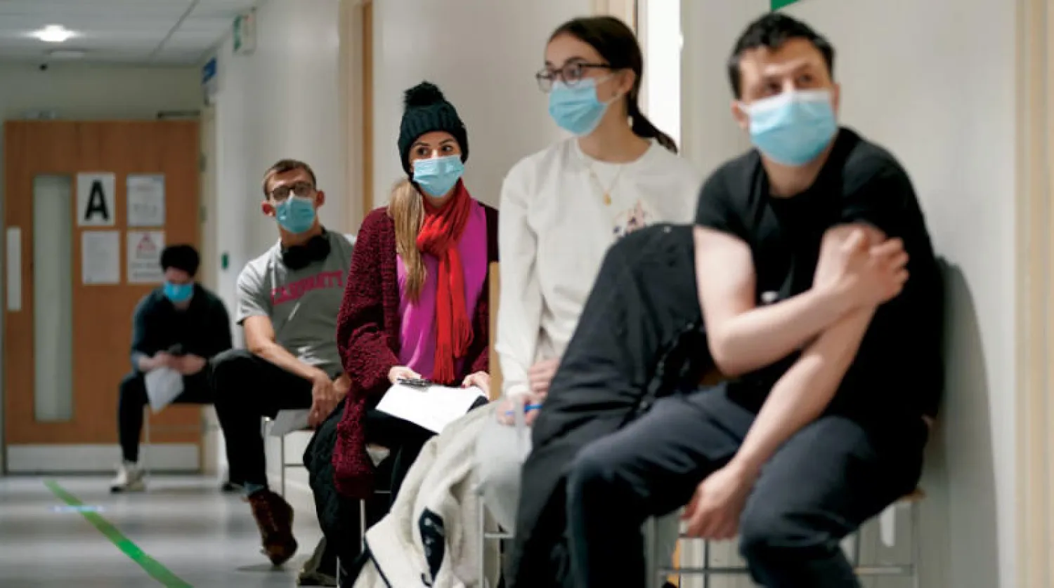 مركز تطعيم في لندن يعمل 24 ساعة (د.ب.أ)