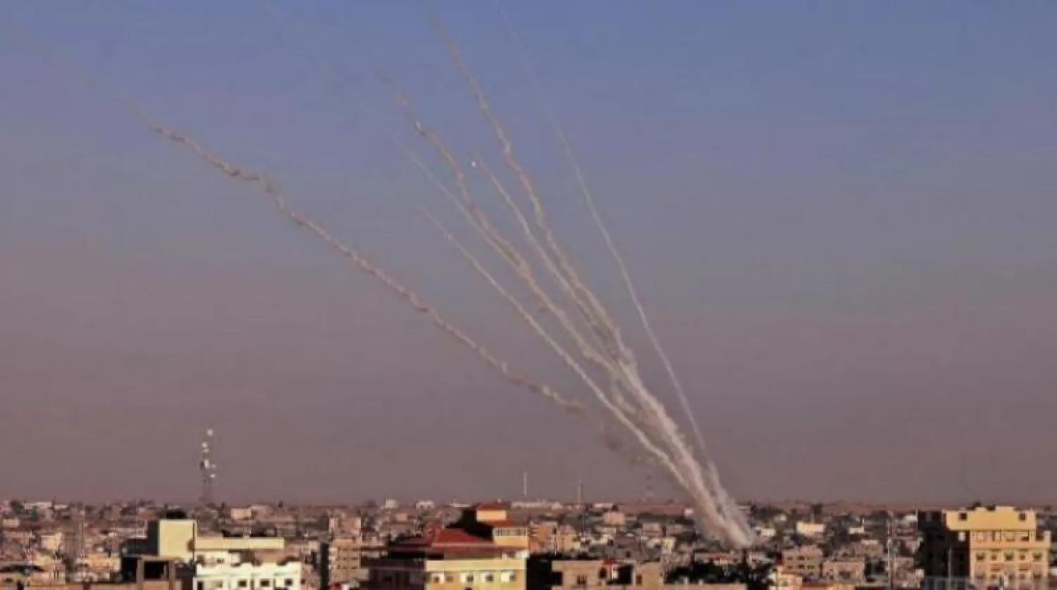 إطلاق صواريخ من جنوب قطاع غزة باتجاه إسرائيل في مايو الماضي (أرشيفية - أ.ف.ب)