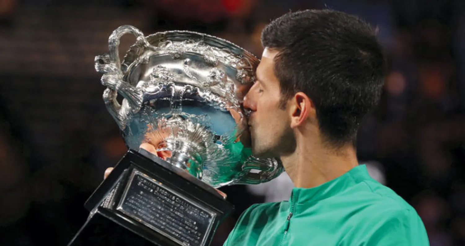 ديوكوفيتش بعد فوزه بلقب «بطولة أستراليا المفتوحة» للمرة التاسعة (رويترز)