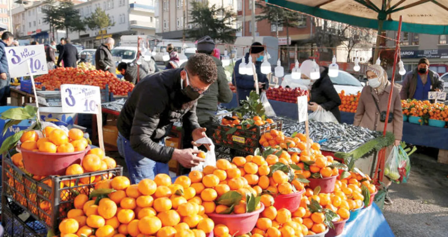 سوق في العاصمة التركية أنقرة (رويترز)