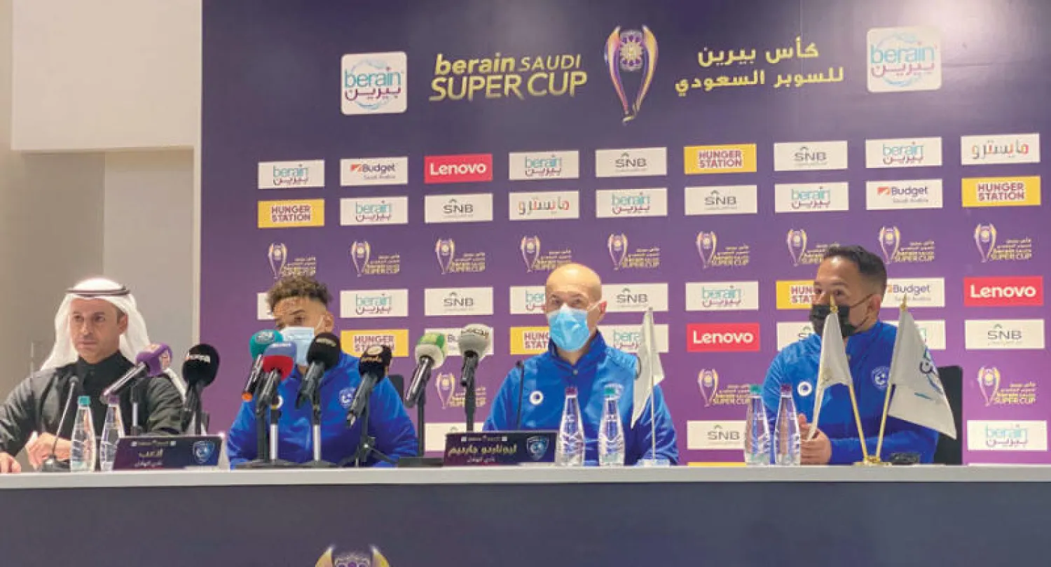 جارديم (الثاني من اليمين) خلال المؤتمر الصحافي أمس (الشرق الأوسط)