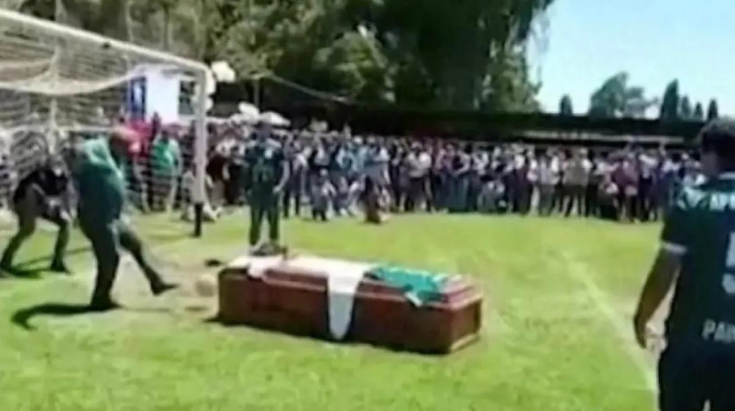Bir süre önce yaşamını yitiren Şilili futbolcu Jaime Escandar’ın tabutu ile gol atıldı. (arşiv)