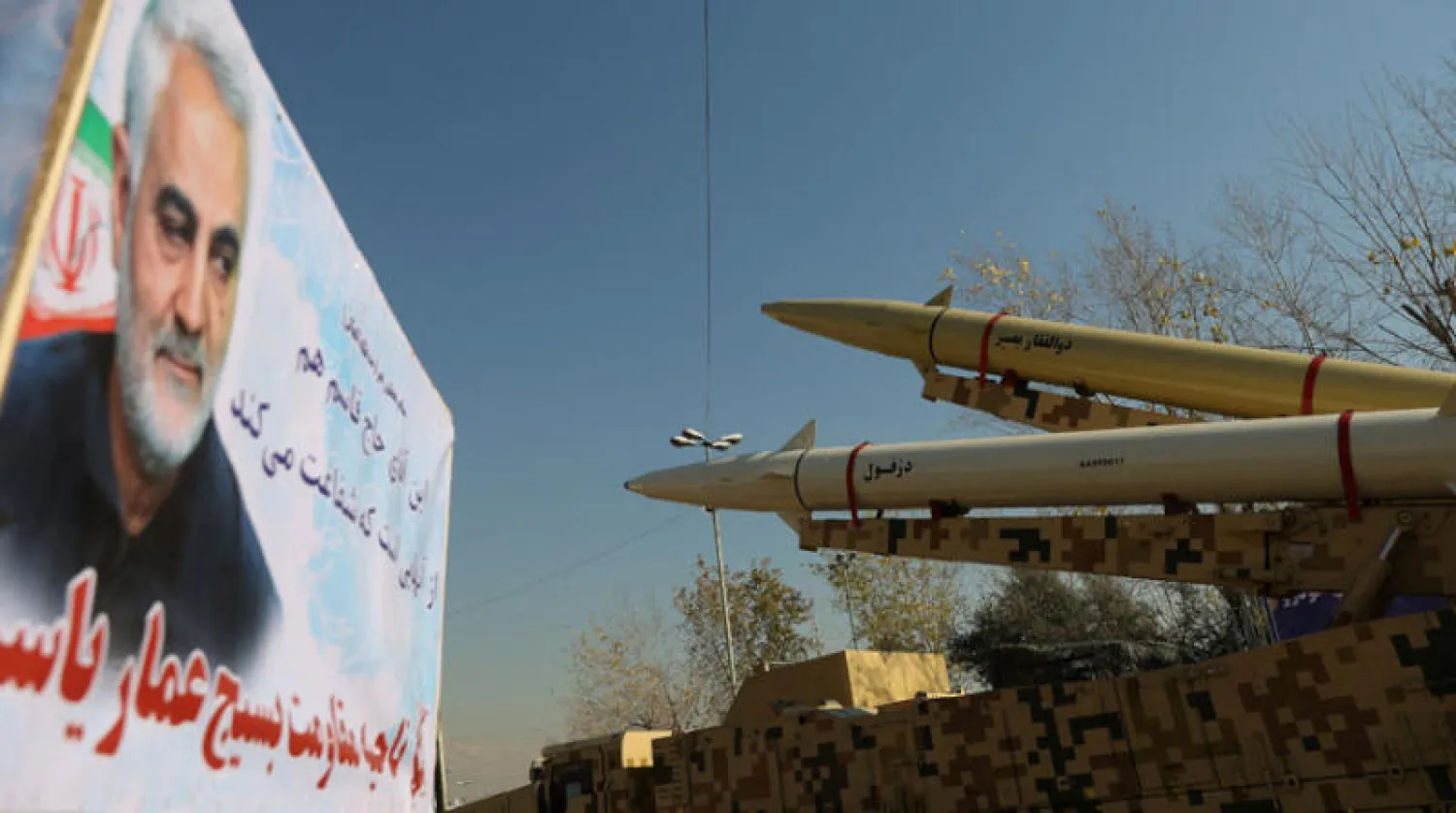 عرض صواريخ في طهران إبان الذكرى الثانية لمقتل سليماني (رويترز)