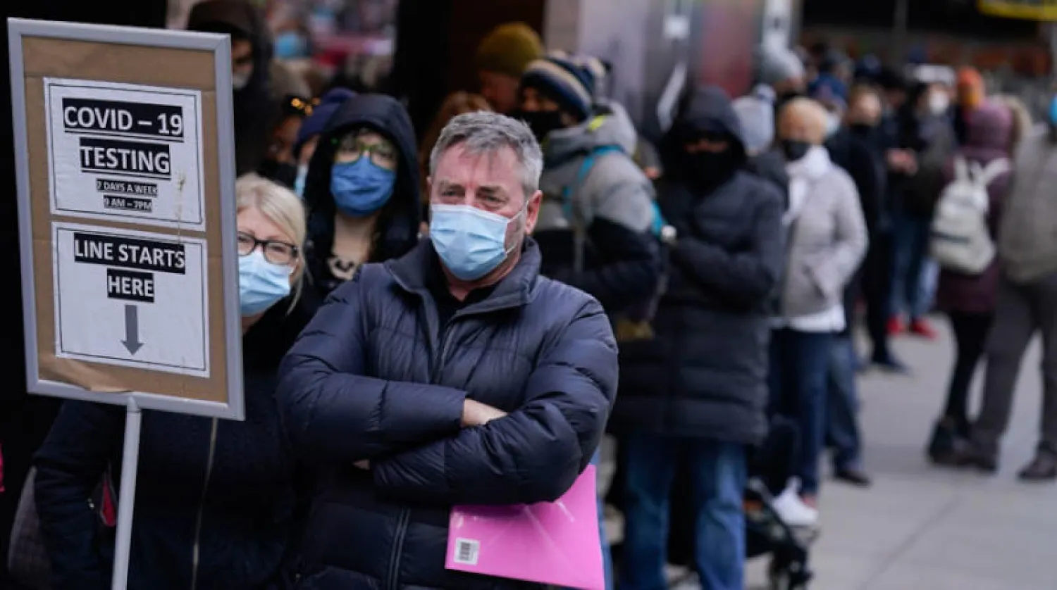 طابور لفحص «كورونا» في نيويورك (أ.ب)
