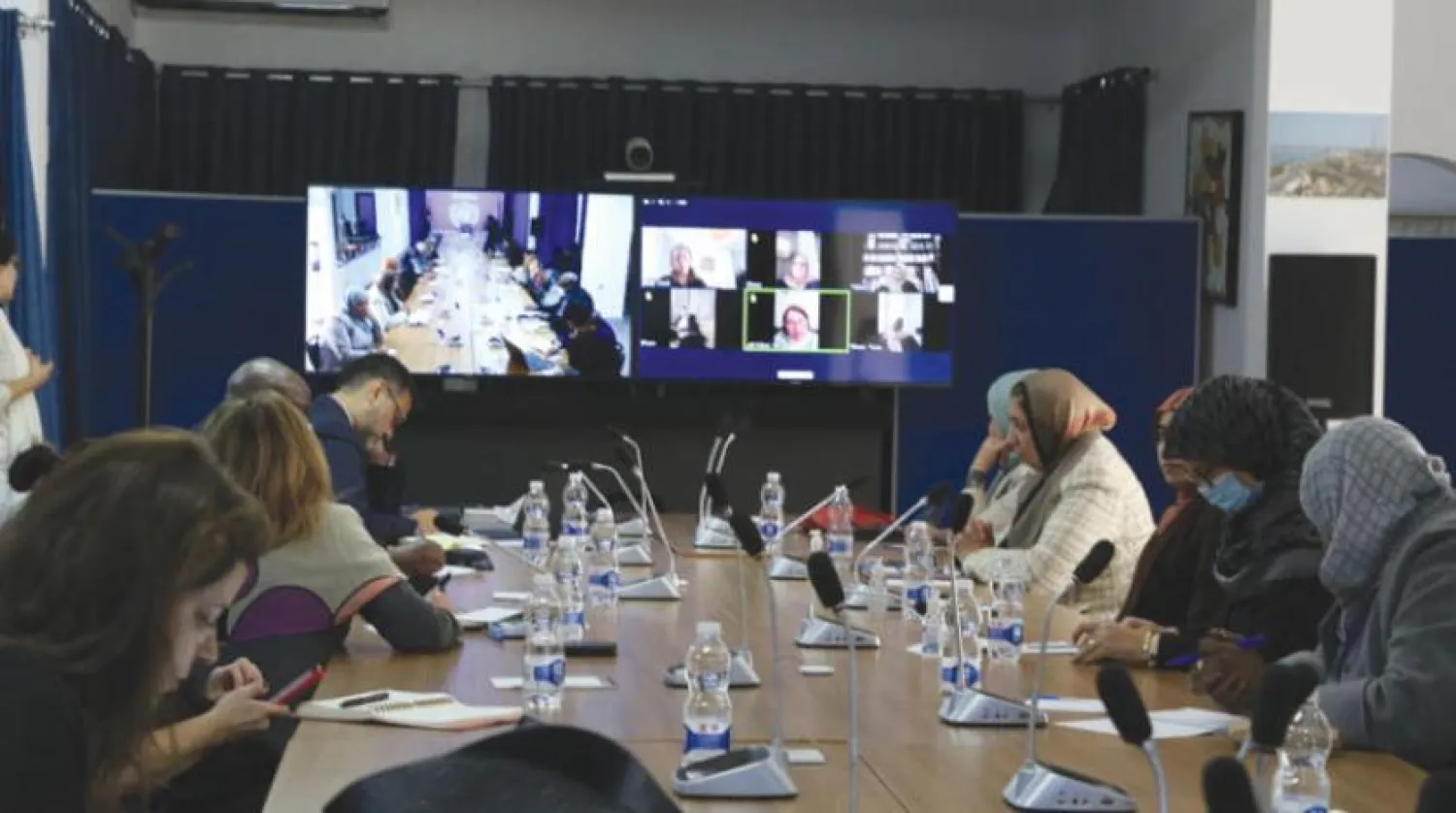 استفانی ویلیامز در نشست خود با فراکسیون زنان در «انجمن گفت و گوی سیاسی لیبی» (حساب رسمی سازمان ملل در توییتر)