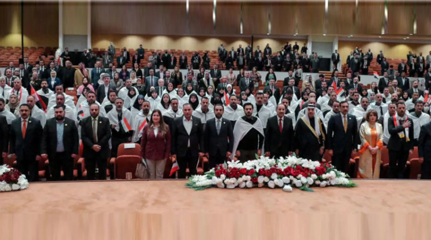 جانب من الجلسة الأولى للبرلمان العراقي الجديد الأحد الماضي (رويترز)
