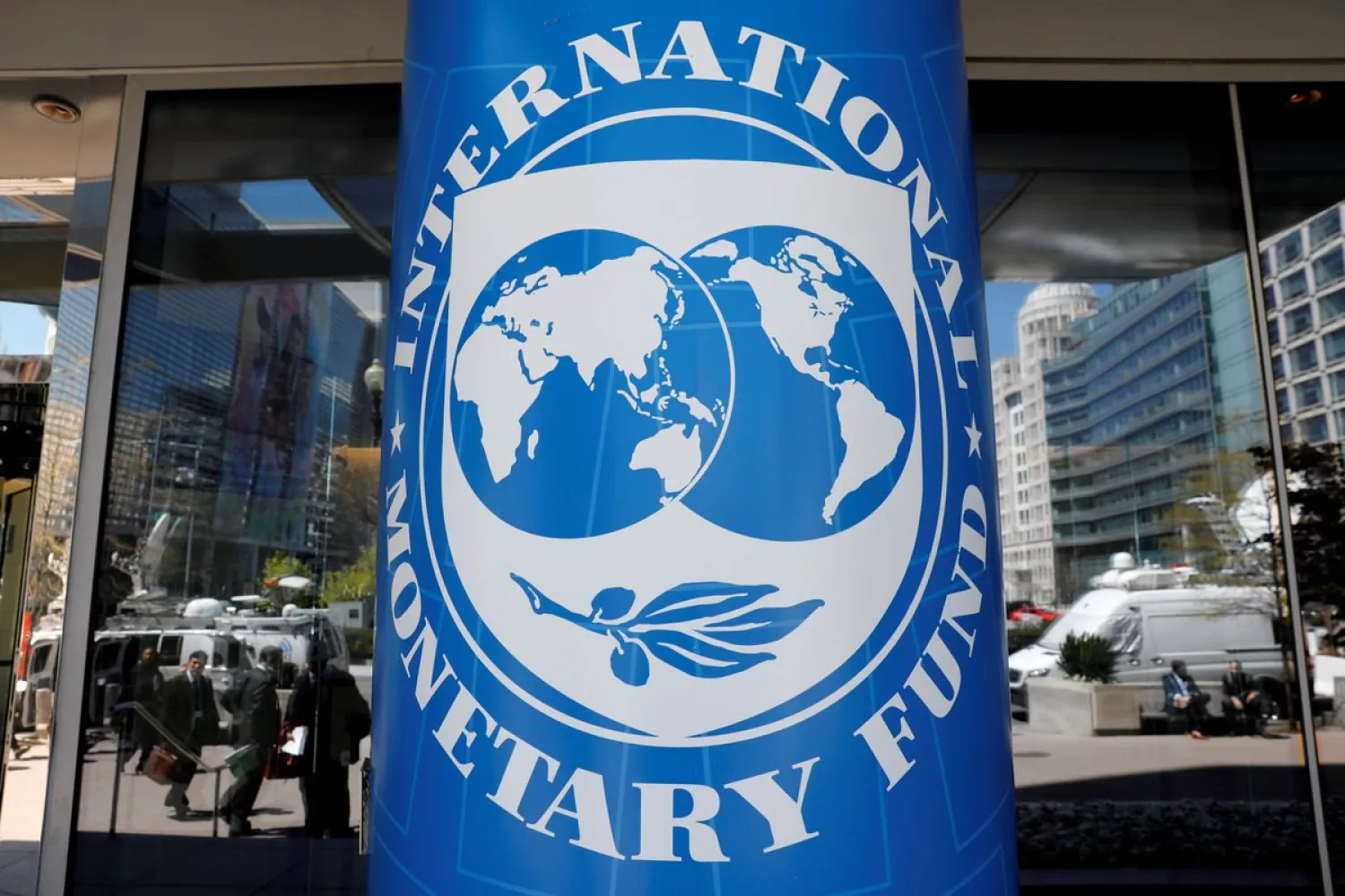 International Monetary Fund logo is seen outside the headquarters building during the IMF/World Bank spring meeting in Washington, US, April 20, 2018. REUTERS/Yuri Gripas
